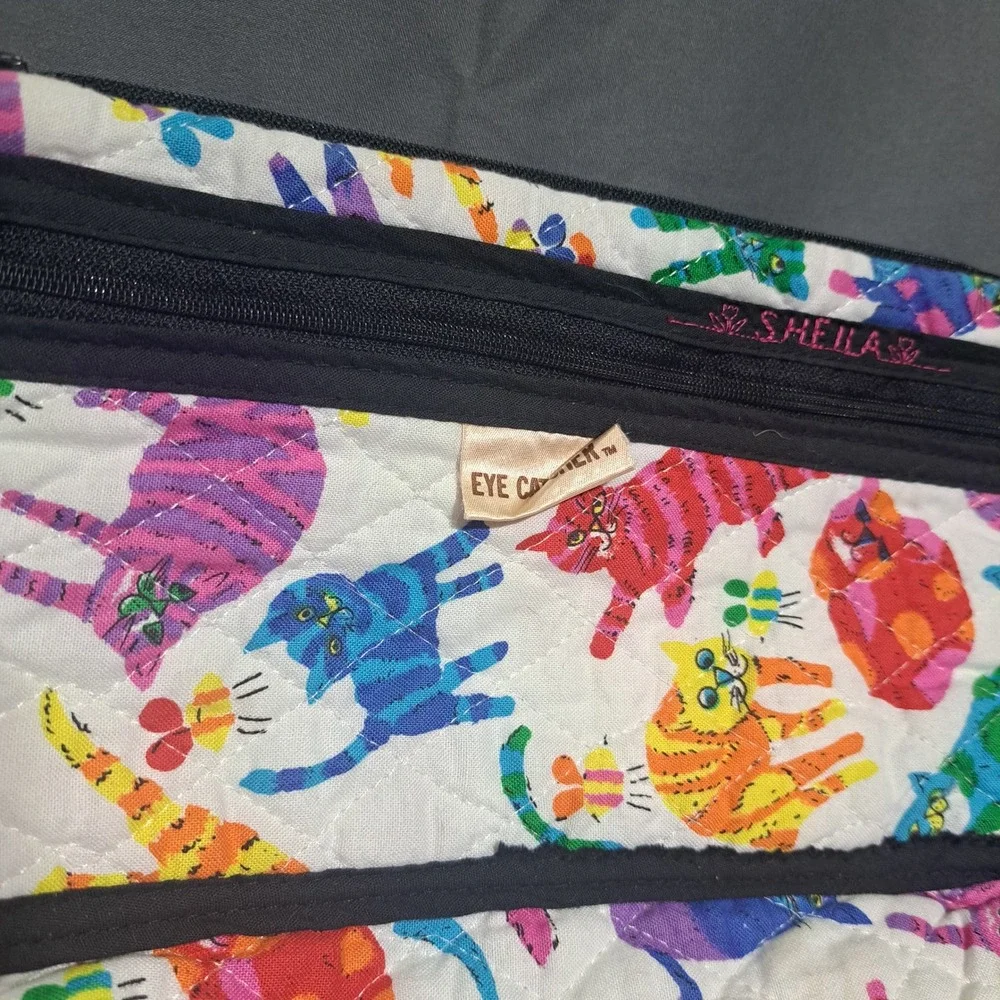 Eye Catcher Quilted Psychedelic Cat Print Zipper Pouch Wristlet Makeup Bag Multi